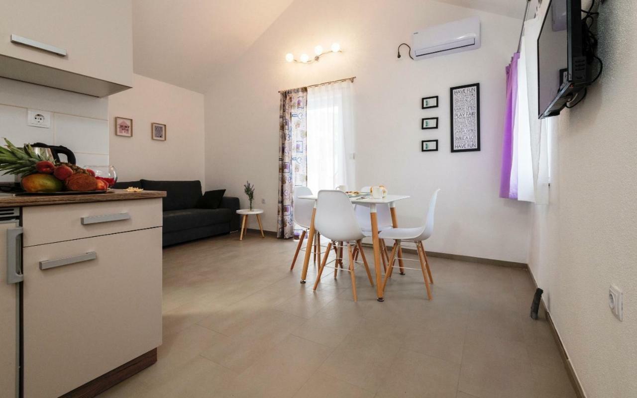 Apartmani Livaja Plano Экстерьер фото